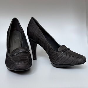 Naturalizer Charcoal Gray Heels